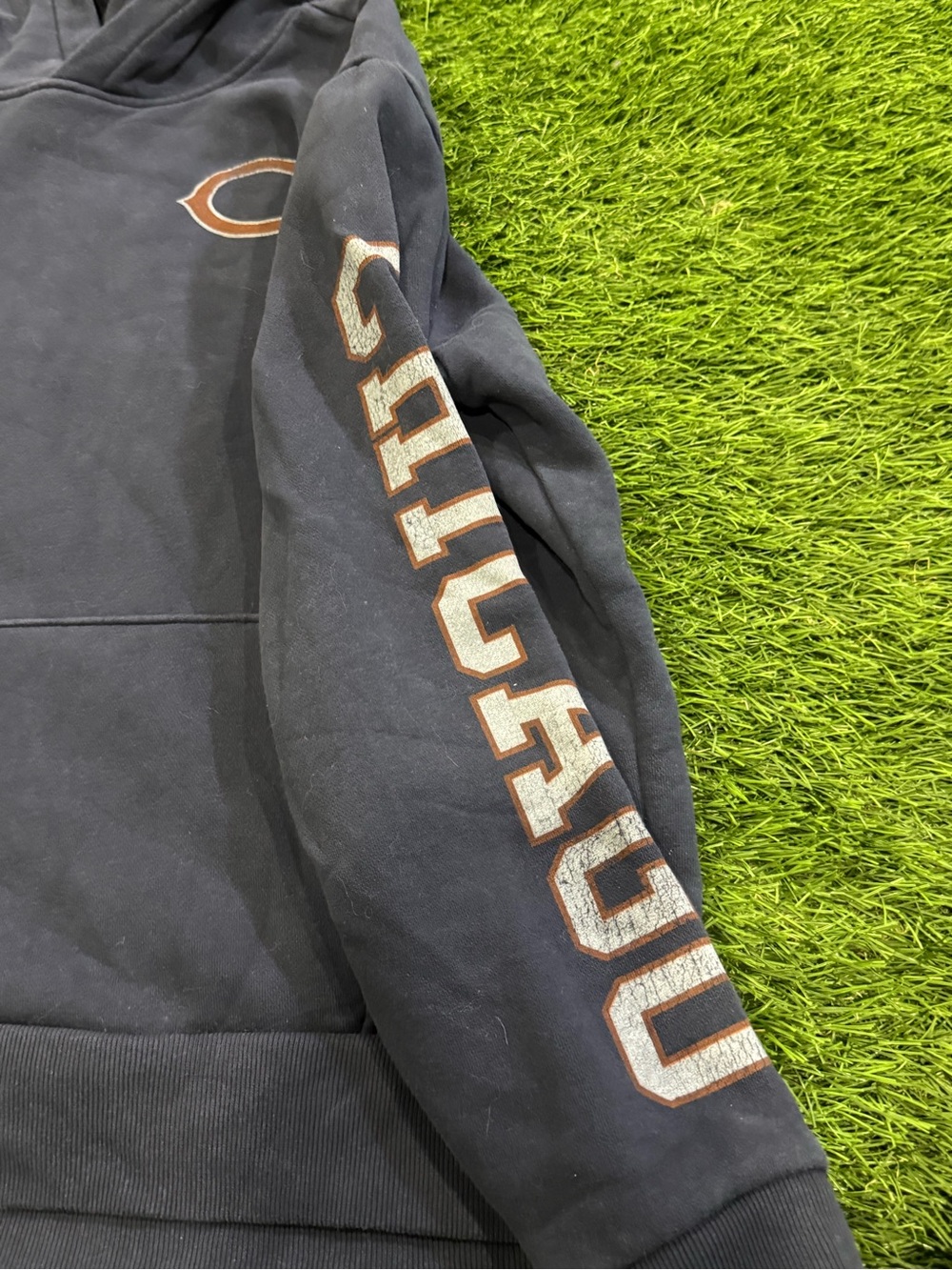 NFL Team Apparel - Chicago Bears Football - Hooded Pullover Sweatshirt - Picture 4 of 5